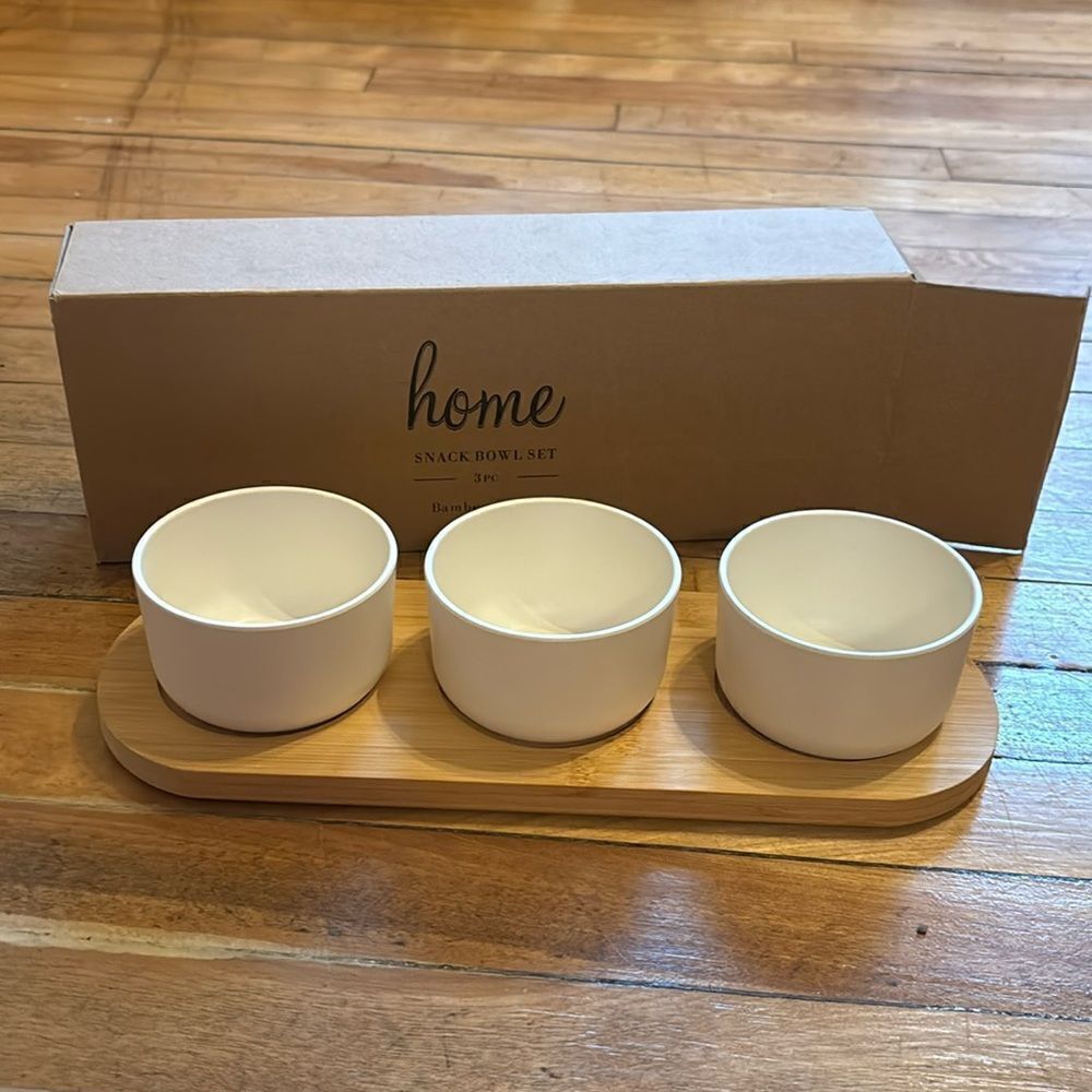 Home 4 Piece Serving Snack Bowl Set with 13” Wood Tray
